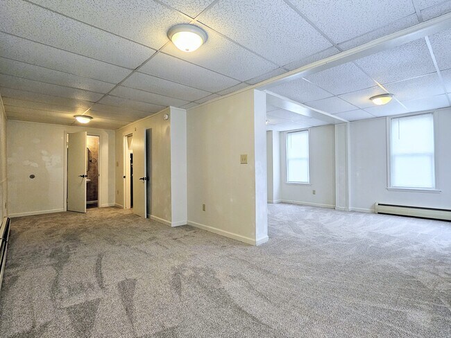 Building Photo - 103 Lincoln Ave