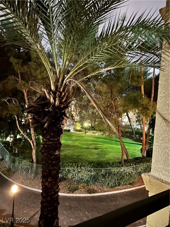 Foto del edificio - 230 E Flamingo Rd