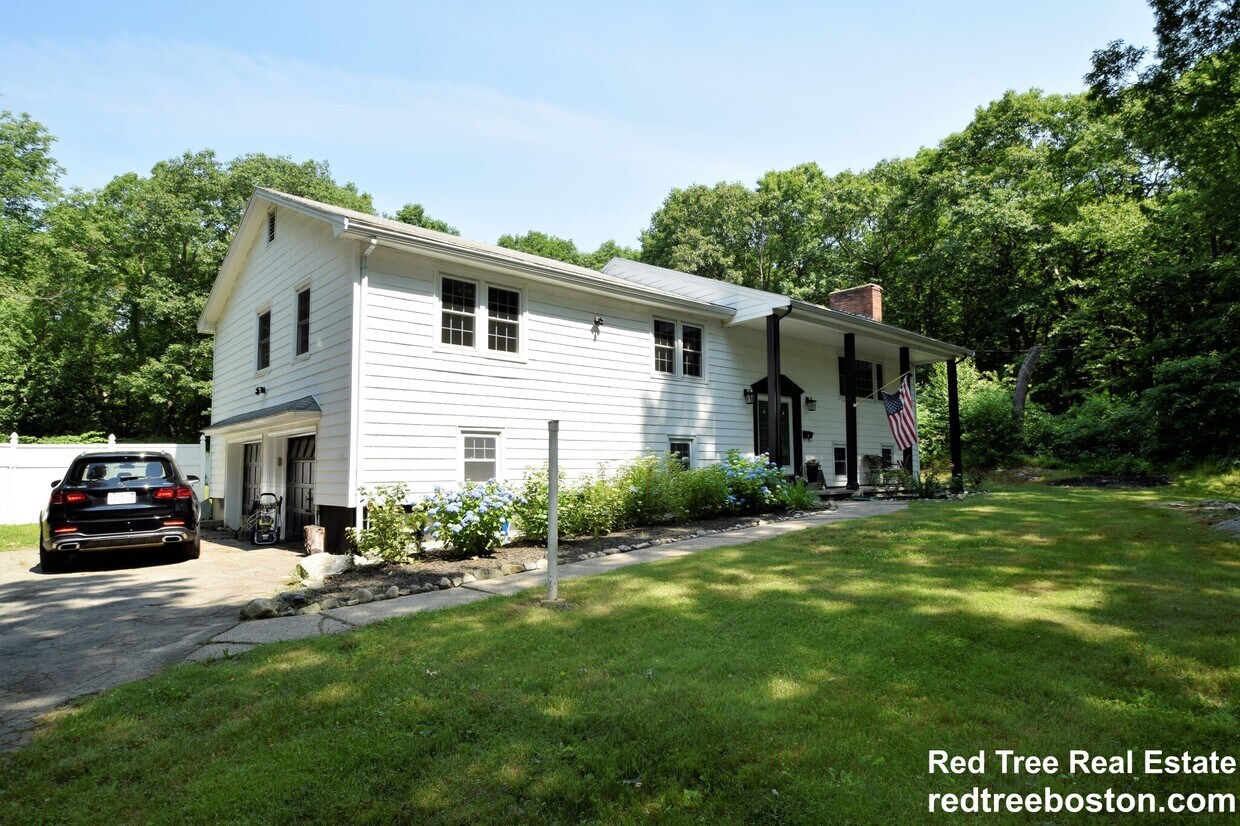 Primary Photo - 479 Westfield St