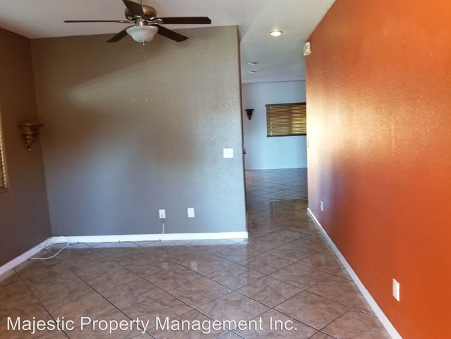 Foto del edificio - 3 br, 2 bath House - 2128 S. San Joaquin St.