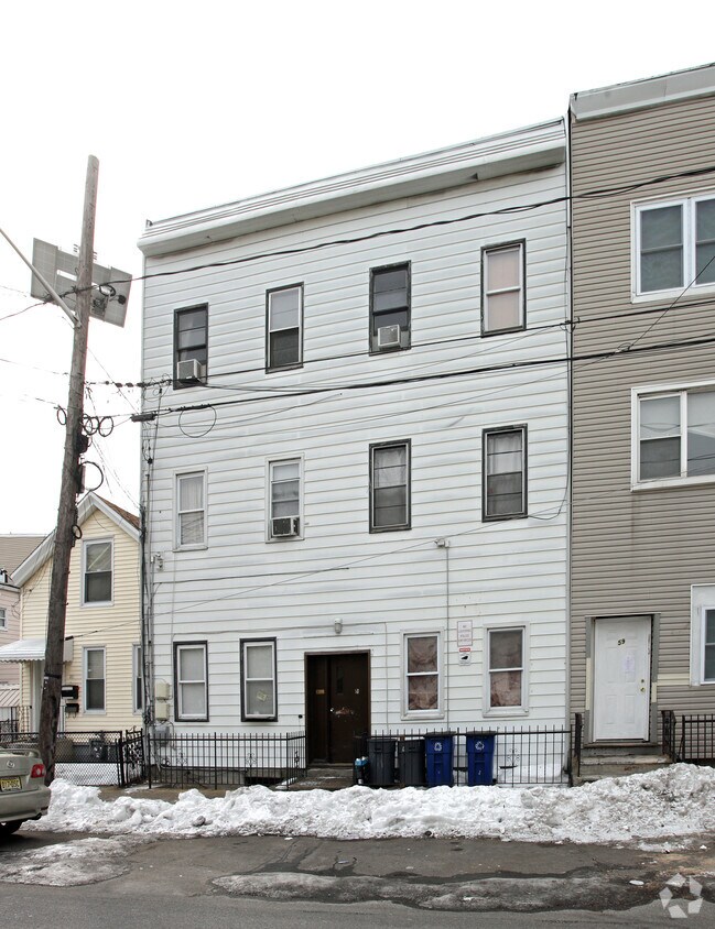 Building Photo - 57 Hutton St