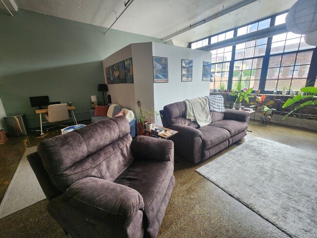 Building Photo - City-View Artist's Loft in Downtown St. Paul