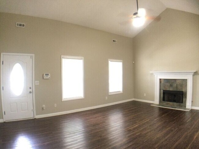 Building Photo - NOW AVAILABLE for QUICK MOVE IN