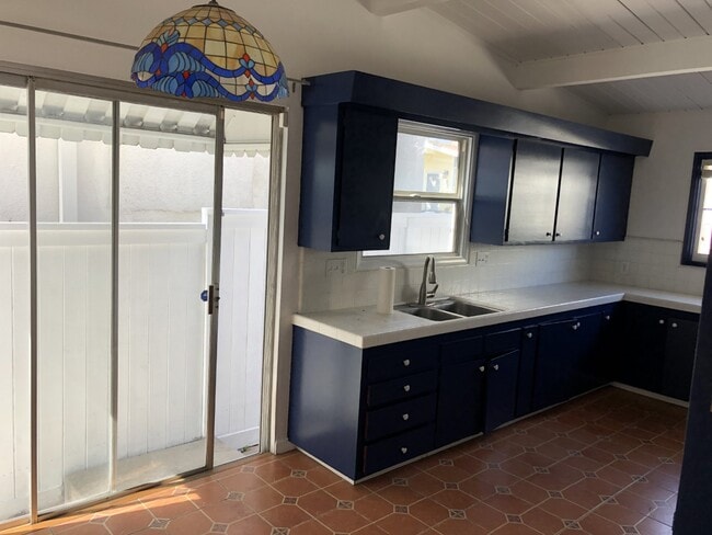 Kitchen - 450 30th St
