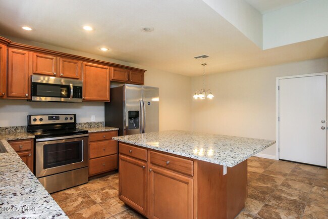 Building Photo - 4633 E Covina St