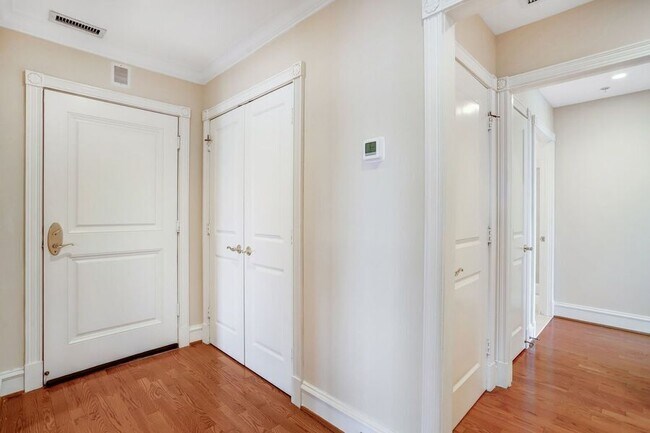 Foto del edificio - 2600 Pennsylvania Ave NW