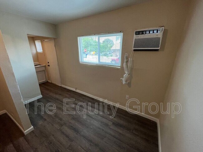 Building Photo - 266 W Belleview Ave