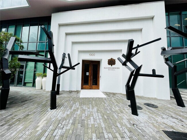 Foto del edificio - 1300 S Miami Ave