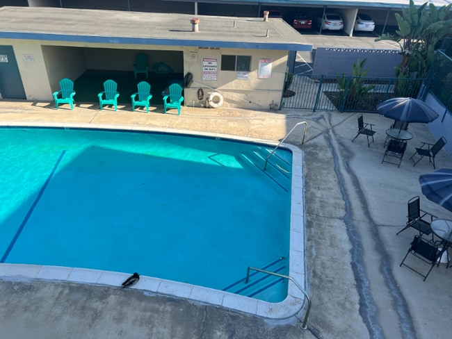 Foto del edificio - 750 W Bonita Ave