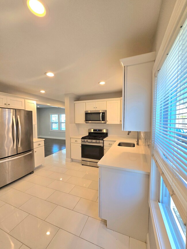 Foto del edificio - 35 Phillips Ave