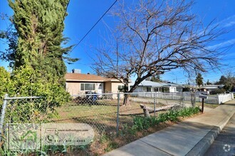 Building Photo - 1810 Henry Ave