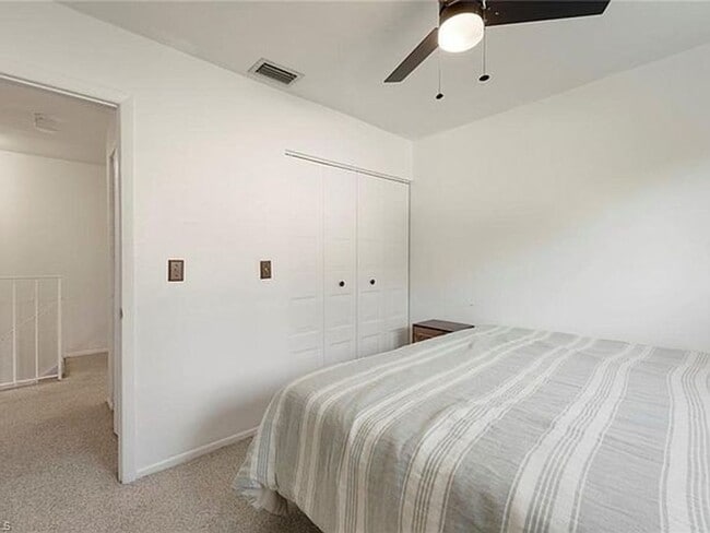 Foto del edificio - 2 Bedroom Condo with One Car Garage