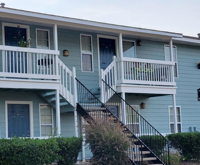 Building Photo - Palm Isle Apartment Homes