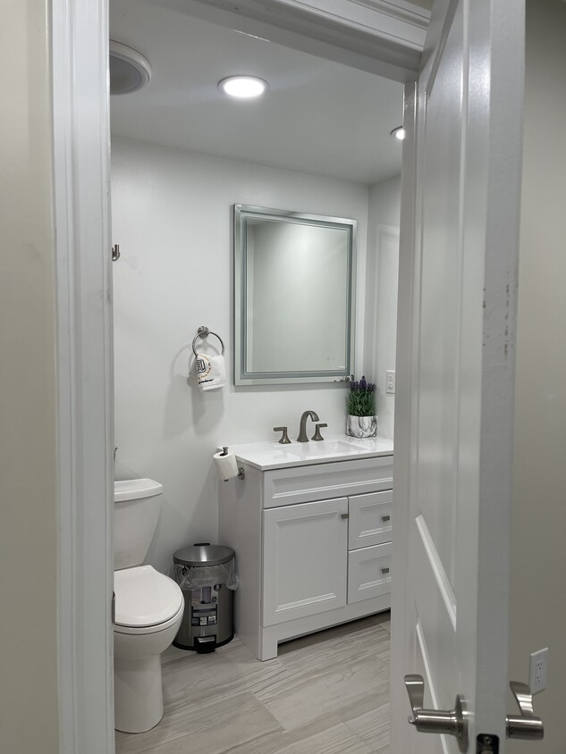 Foto principal - 38 Riggs Rd NE