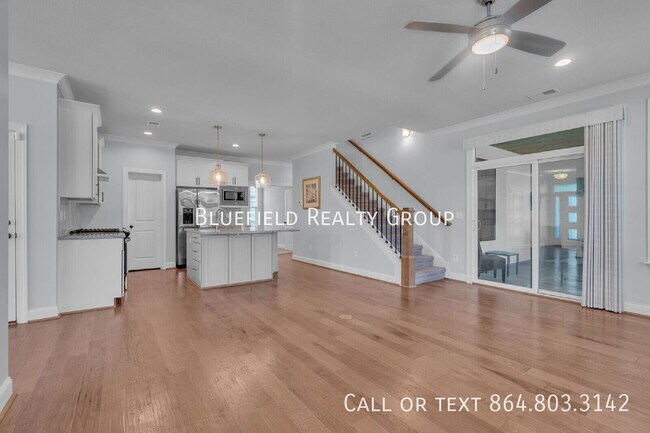 Building Photo - 2 Winding Rock Rd