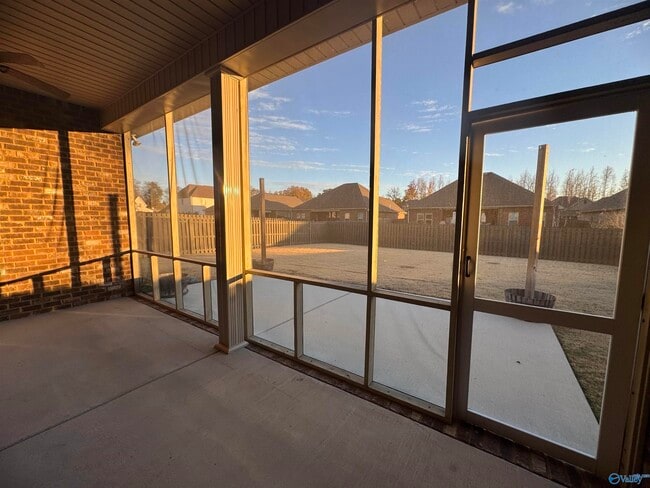 Foto del edificio - 5006 River Birch Ln