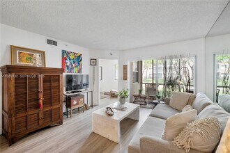 Building Photo - 9580 Weldon Cir