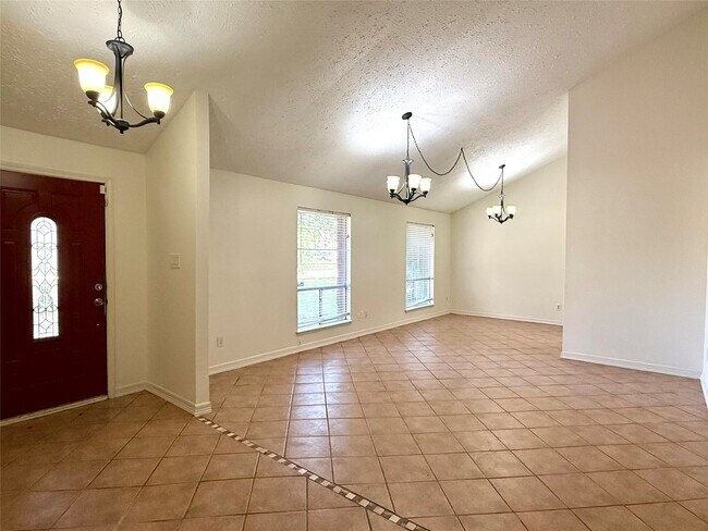 Building Photo - 6927 Windy Pines Dr