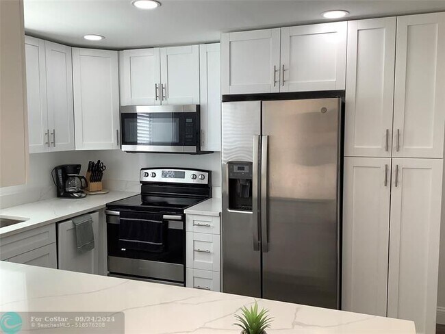 Building Photo - 2965 Crosley Dr W