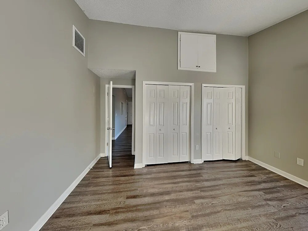 Building Photo - 3711 Glendale Terrace