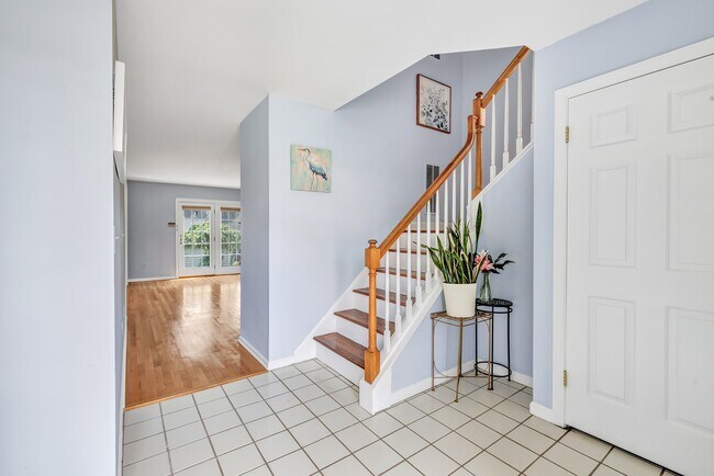 Building Photo - 104 Hickory Woods Ln