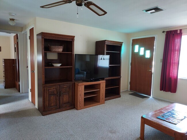 Foto del edificio - 1240 Chelsea Ln