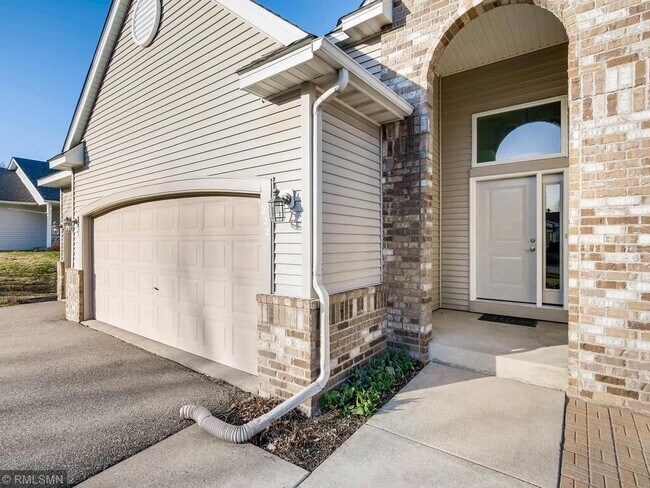 Building Photo - 222 Pendryn Hill Bay