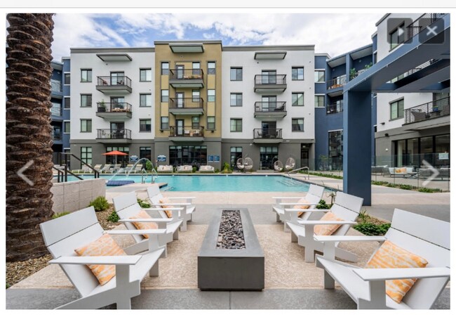 Building Photo - 8688 E Raintree Dr