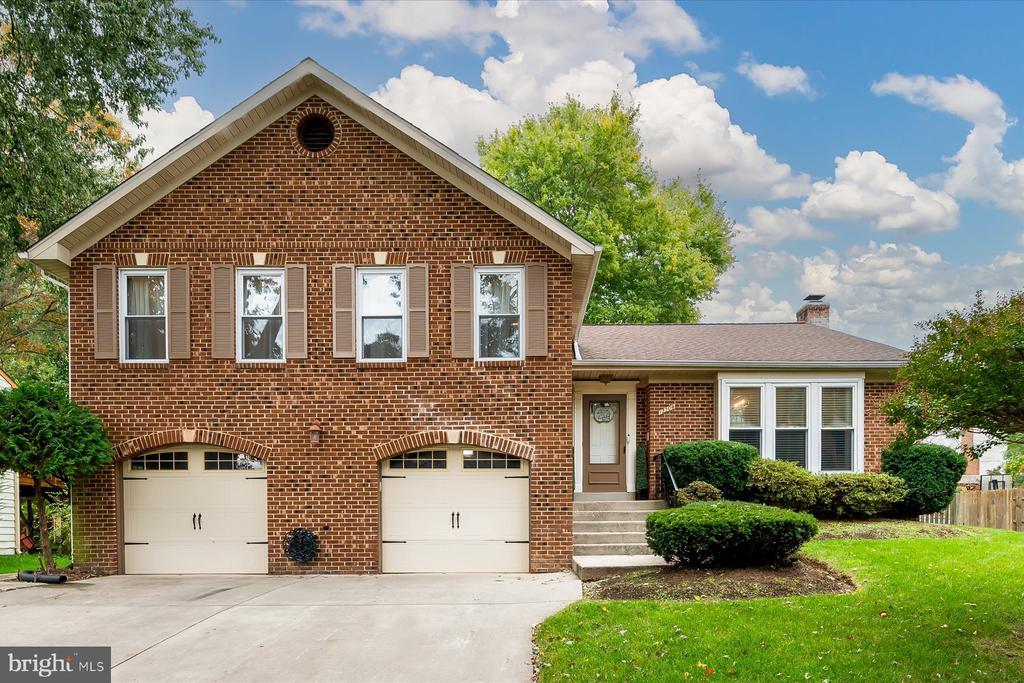 Primary Photo - 12204 Sir Lancelot Dr