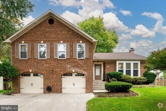 Building Photo - 12204 Sir Lancelot Dr