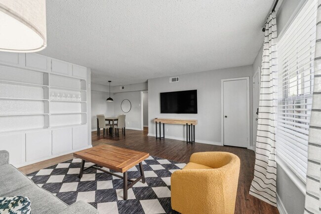 Foto del edificio - 1307 Wilcrest Dr