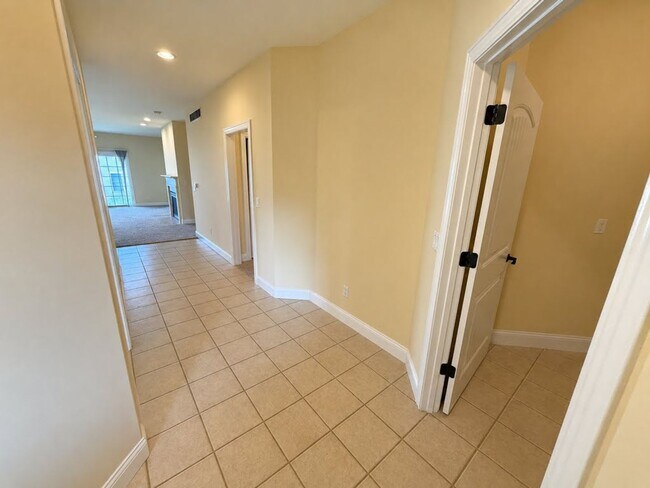 Foto del edificio - 1513 Stonebluff Ct