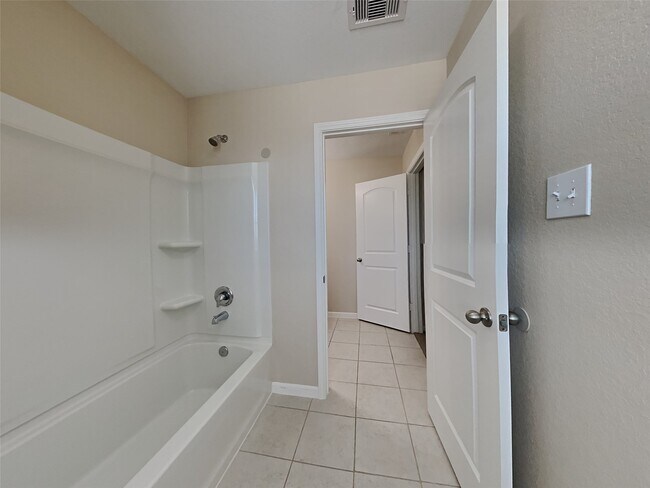 Building Photo - 692 Totem Trail Dr