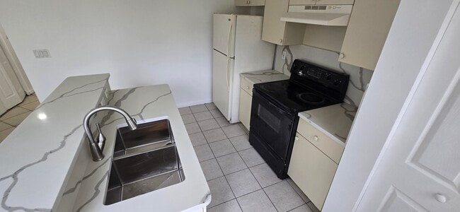 Foto del edificio - 4942 Leeward Ln