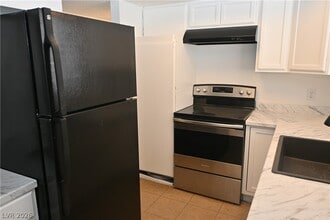 Building Photo - 2301 Stewart Ave