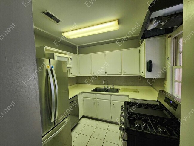 Foto del edificio - 7410 Union Grove Rd