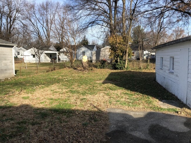 Building Photo - 1719 Youngland Ave