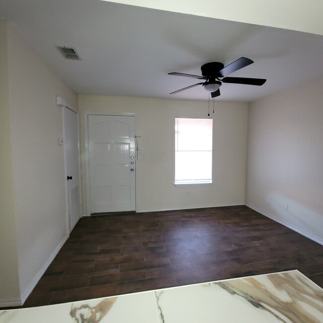 Live Oak Apartments Apartments in Weslaco, TX