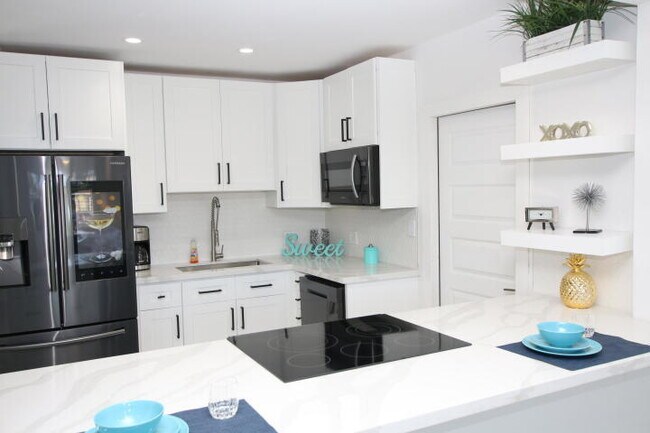 Foto del edificio - 318 Gregory Rd