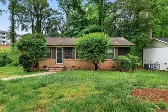 Building Photo - 4201 Carlyle Dr