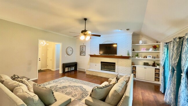 Building Photo - 1082 Sugar Ln