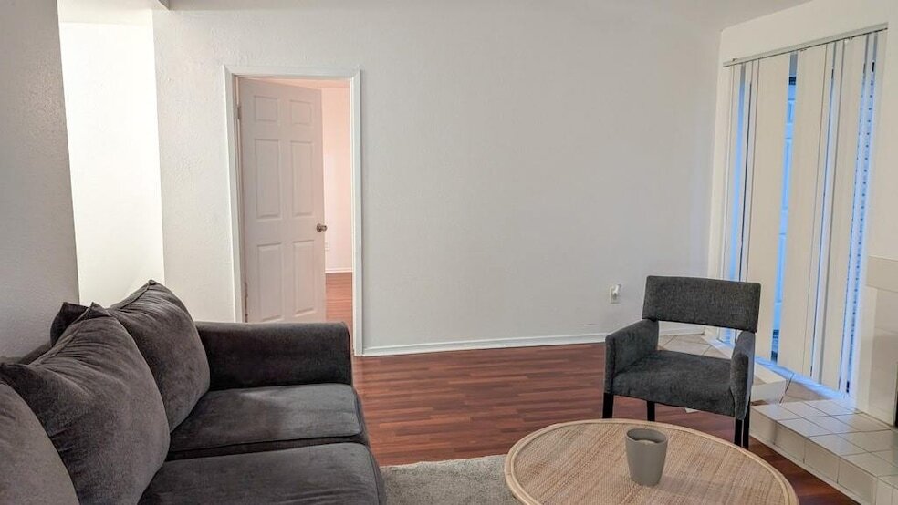 Foto principal - 9707 Richmond Ave.