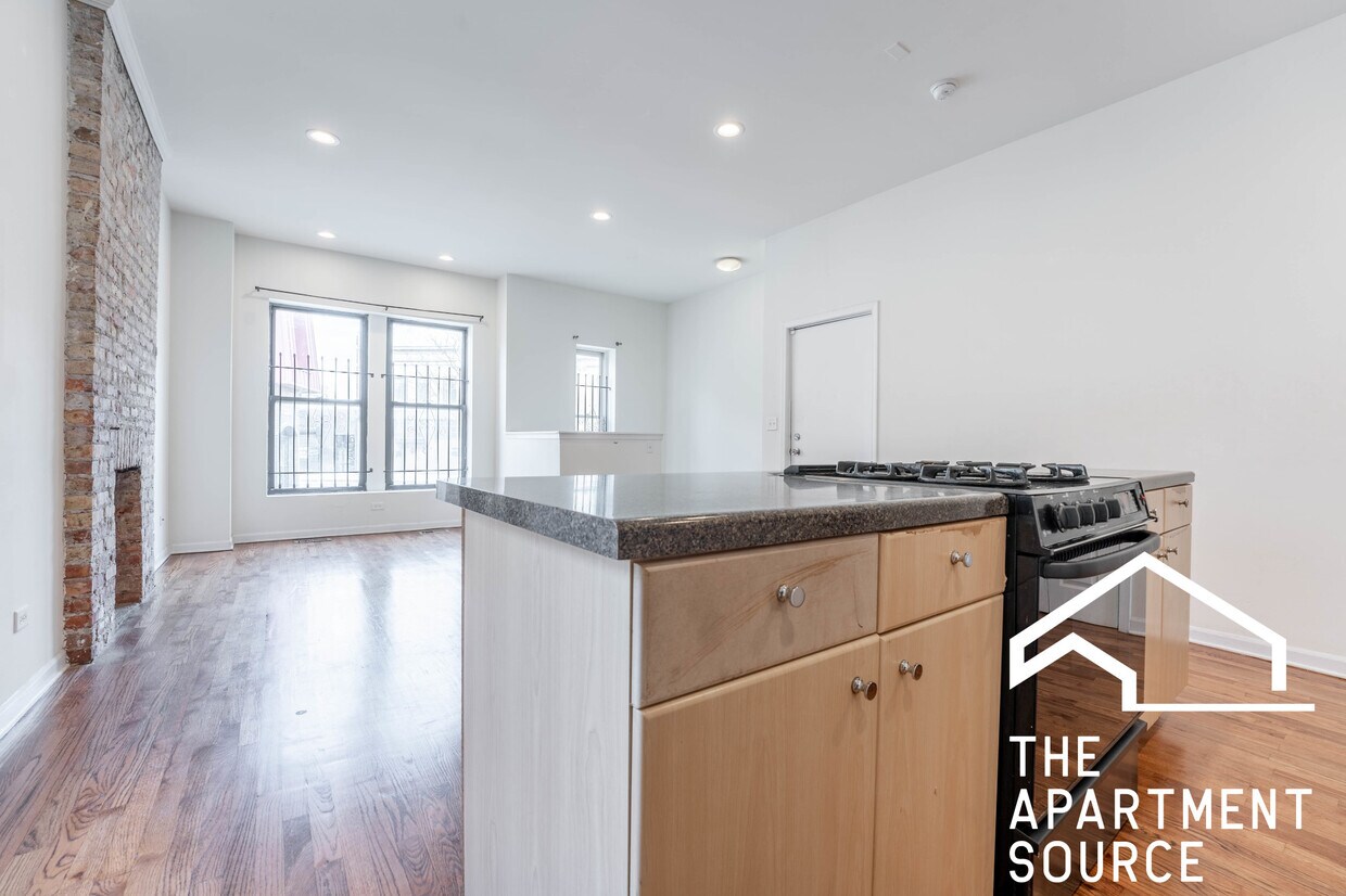 Foto principal - 2835 W Medill Ave