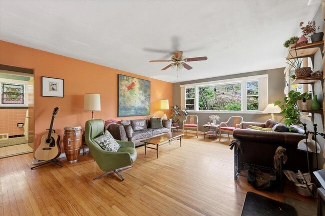 Foto del edificio - 201 Bowdoin Ave