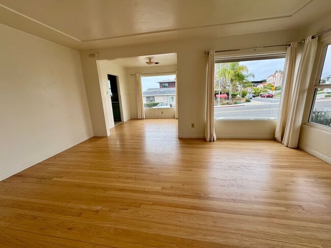 Building Photo - 803 Van Nuys St