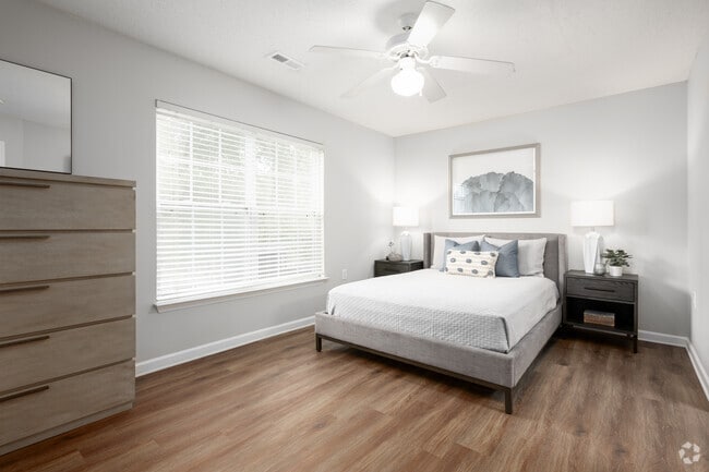 2HAB, 2BA - 1007SF - Segundo dormitorio - Summerlin Ridge Apartments