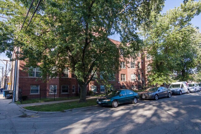 Building Photo - 1716 W Farwell Ave