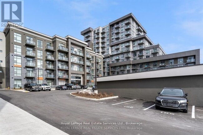 Building Photo - 460-460 Dundas St E