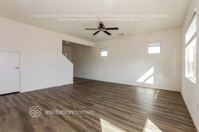 Foto del edificio - 1323 E Palomino Way