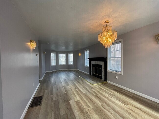 Foto del edificio - 55 Ledgecrest Dr